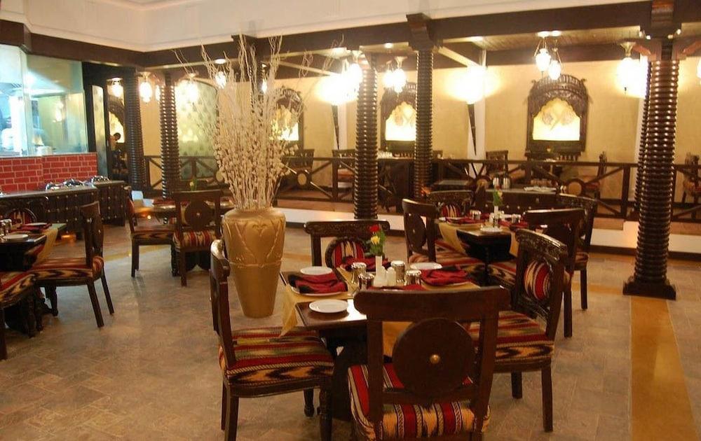 Noor-Us-Sabah Palace Bhopal Exteriör bild